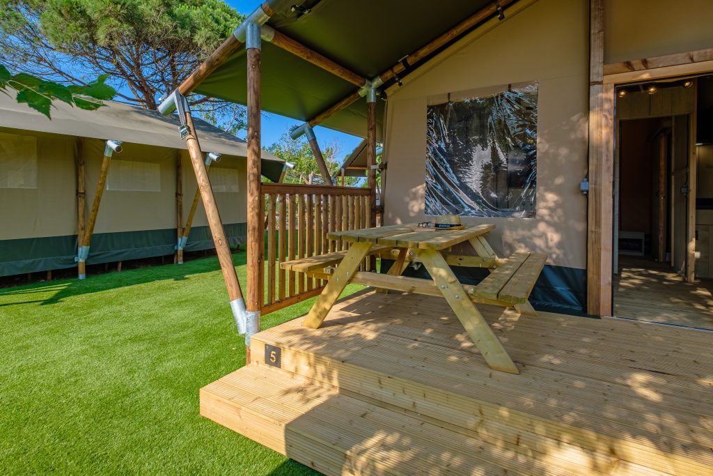 Vacances insolites famille camping Pals