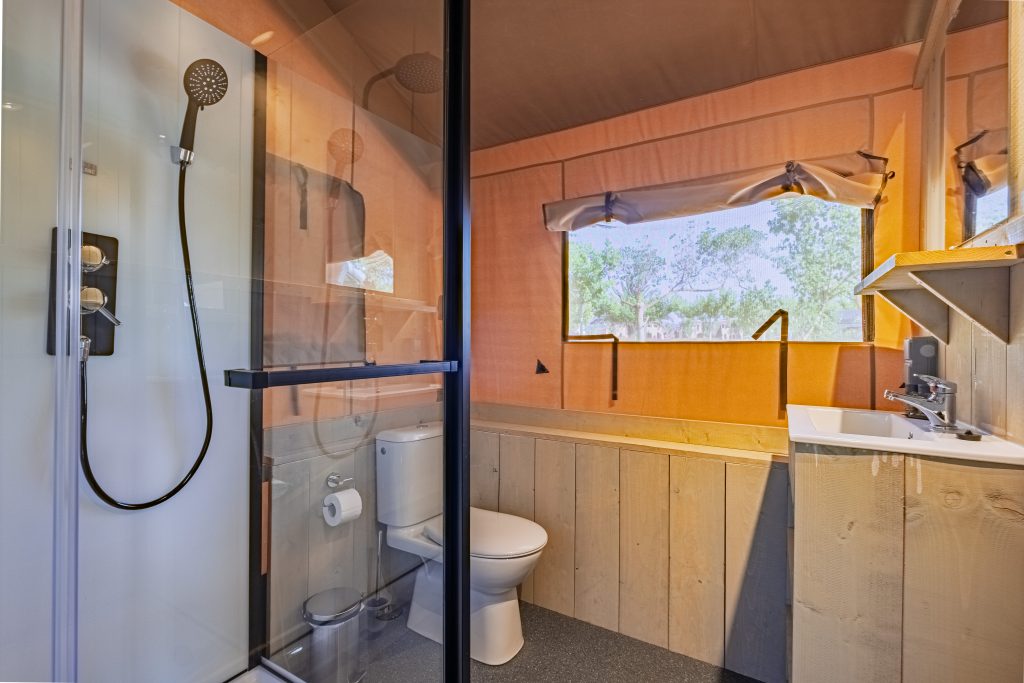Salle de bain privée dans tente glamping